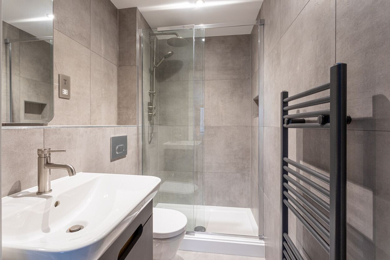 Bathroom 4, Modern & Stylish 2 Bed York Apartment, York