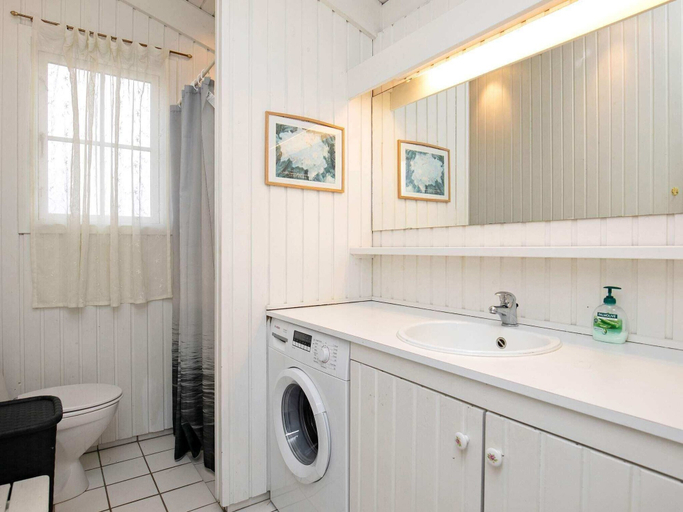 Bathroom 4, 4 Star Holiday Home in Skagen, Frederikshavn