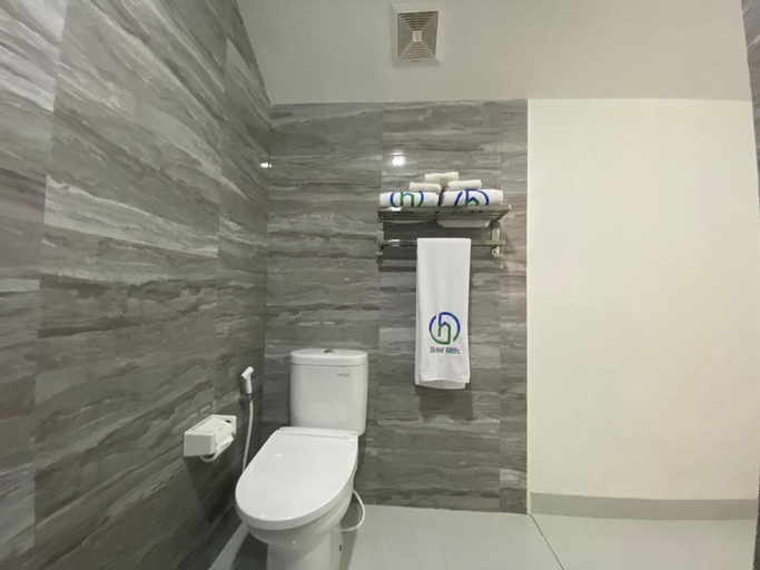 Bathroom 4