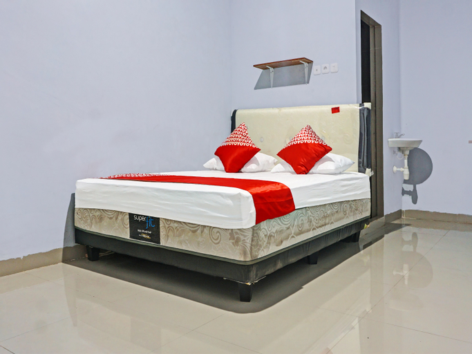 Bedroom 3, OYO 91219 Adhyaksa Homestay Makassar, Makassar