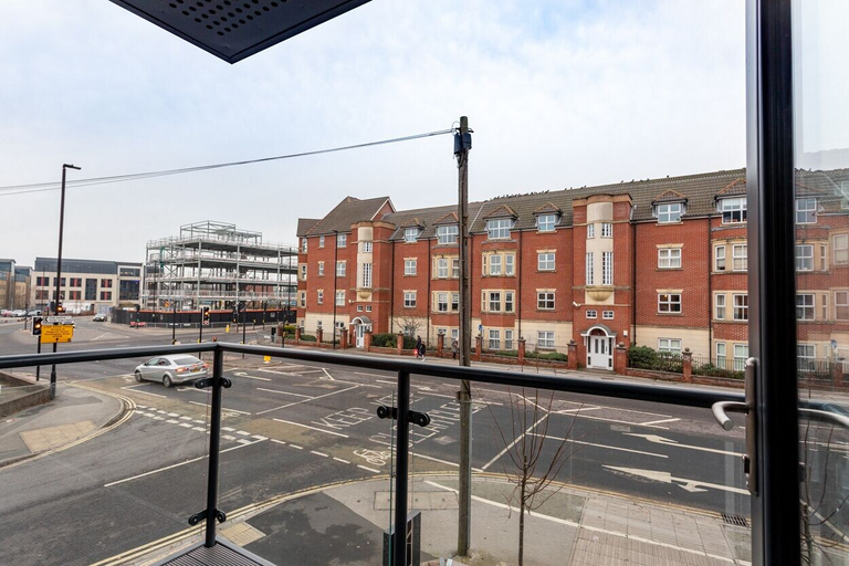 Exterior & Views 2, Modern & Stylish 2 Bed York Apartment, York