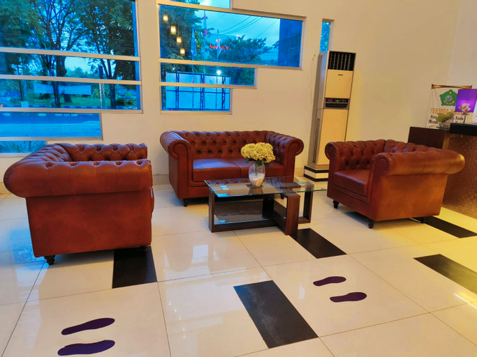 Public Area 18