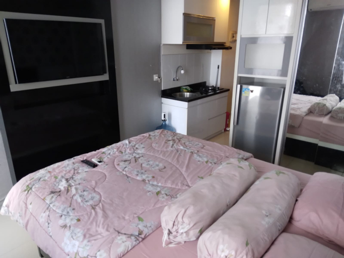 Bedroom 2, Angelinas Room at Student Castle Apartement, Sleman