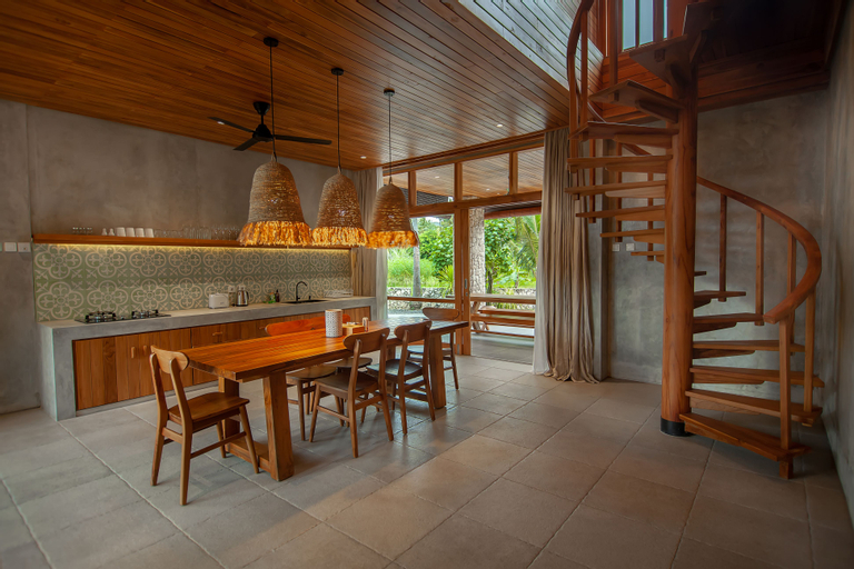 Dining Room 21