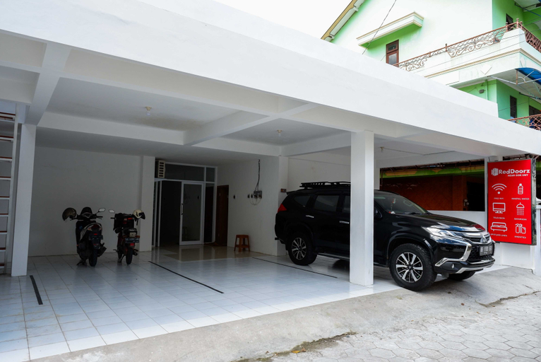 Exterior & Views, RedDoorz near GOR UNY, Yogyakarta