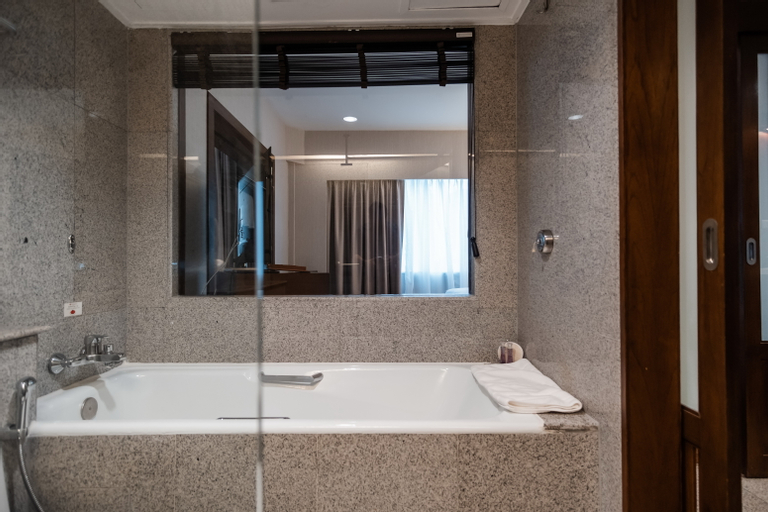 Bathroom 4