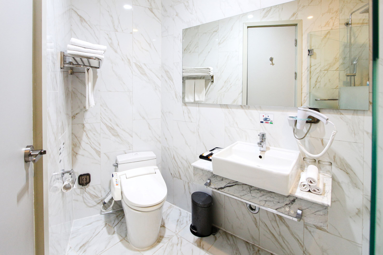 Bathroom 5, Forbis Hotel, Cilegon