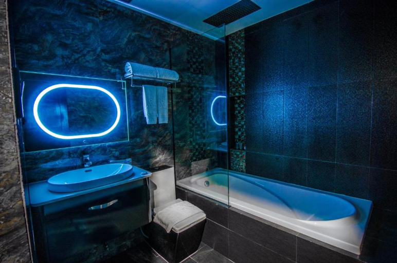 Bathroom 4, Eloisa Royal Suites, Lapu-Lapu City