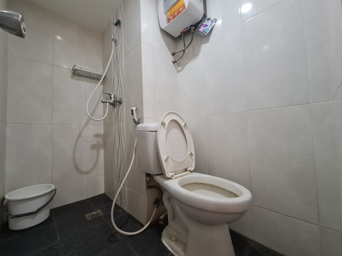 Bathroom 5, The Jarrdin Apartment by Febi Fdpro, Bandung