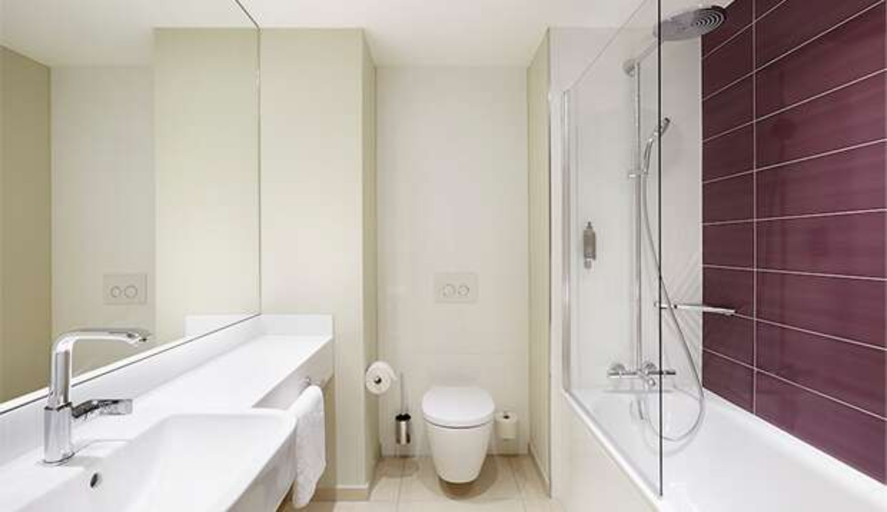 Premier Inn Berlin City Centre - Tap to explore photos