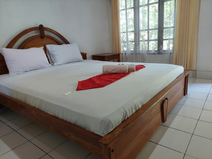 Bedroom 2, Anda Bungalow Hotel and Restaurant, Bulukumba