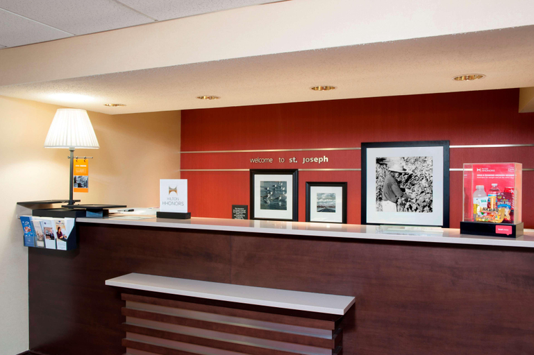 Public Area 2, Spark By Hilton Stevensville, Berrien