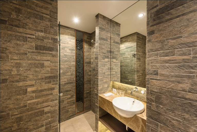Bathroom 9