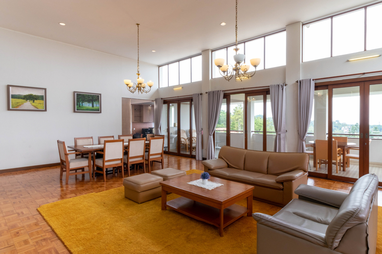 De Firen Villa Syariah 5 BR Mountain and City View Family Only, Bandung