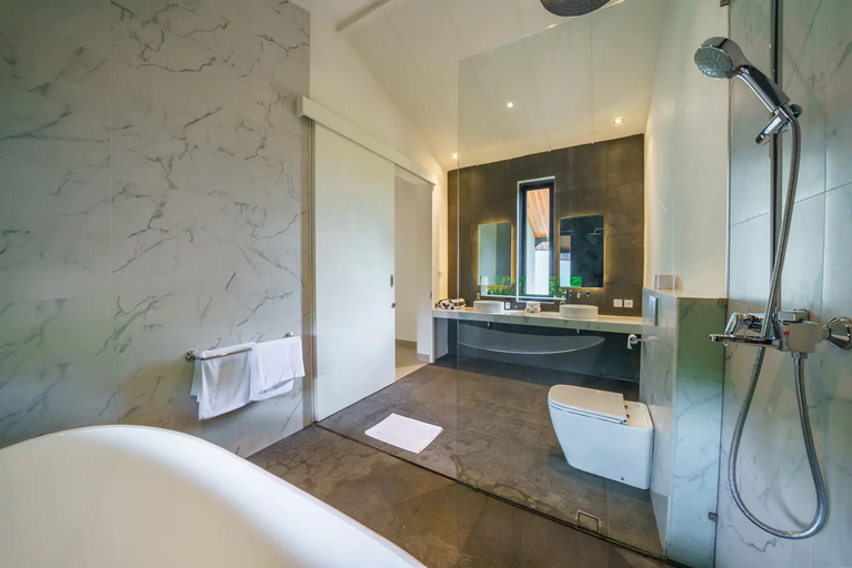Bathroom 4, Villa Satiya: Unique and stylish 4-bdr pool villa in Pererenan, Badung