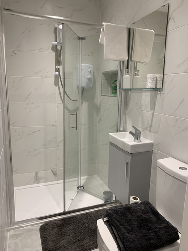 Bathroom, Wagtail Way Kent, London