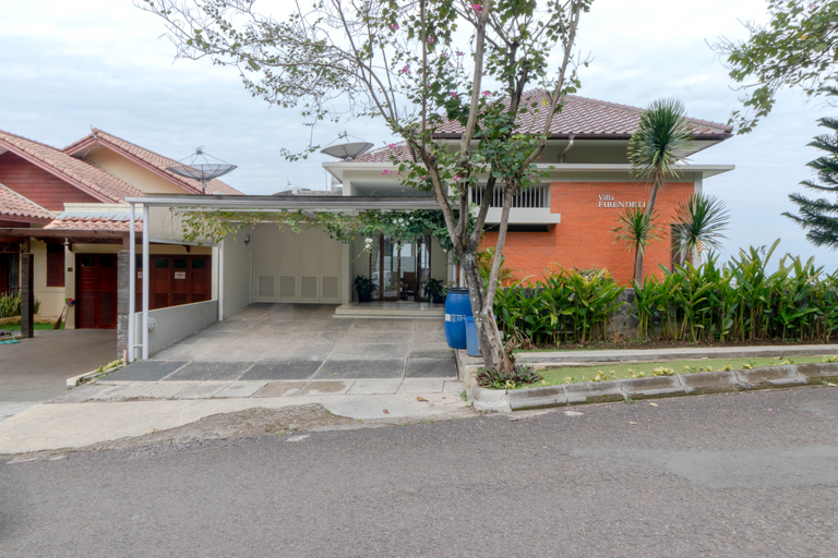 Exterior & Views, De Reiz Villa Firen Syariah 5 BR Mountain and City View Family Only, Bandung