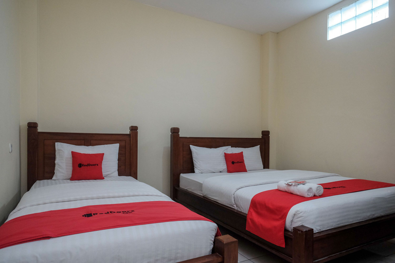 Bedroom 3, RedDoorz @ Solo Baru, Sukoharjo