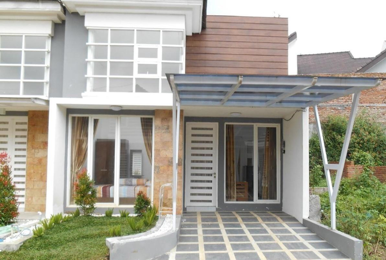 Exterior & Views, Villa Fiorence Hill C3 (permanently closed), Malang
