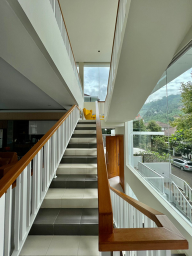 Public Area 4, Platinum Yellow Bandung Villa 24pax Private Pool, Bandung