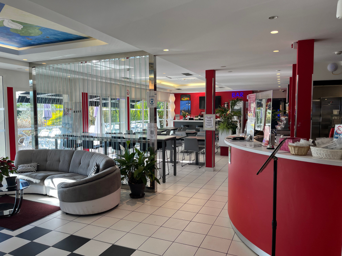 Food & Drinks 4, Hotel Gardenia, Gironde