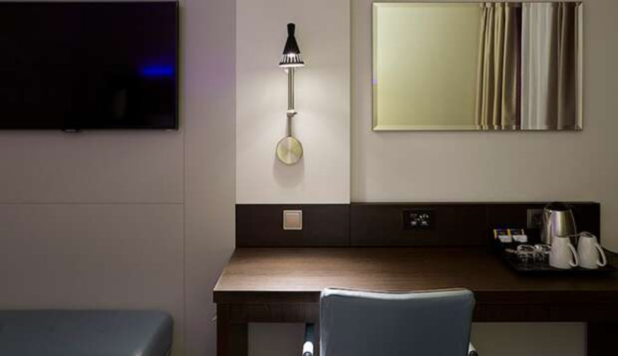 Premier Inn Duesseldorf City Centre hotel - Tap to explore photos