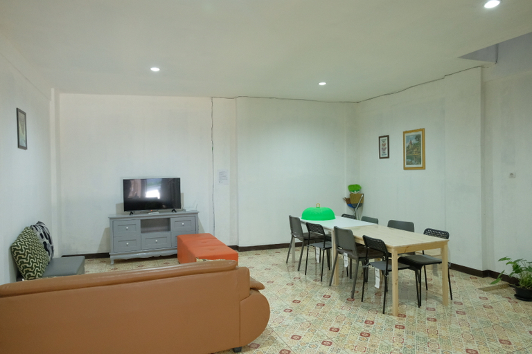Public Area 4, Rumah Villa Ubud Sejuk Bandung Utara, Bandung