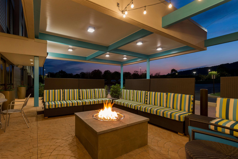 Food & Drinks 5, Home2 Suites By Hilton Downingtown Exton Route 30, Chester