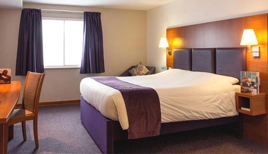 Bedroom 3, Premier Inn Liverpool City - Albert Dock, Sefton