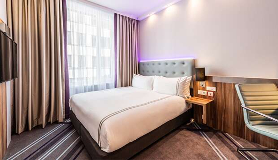 Bedroom 3, Premier Inn Hamburg City - Zentrum, Hamburg
