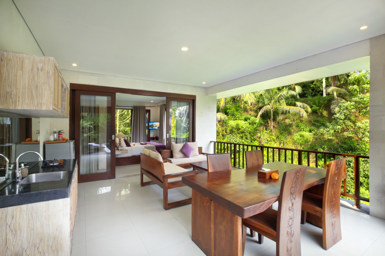 Dining Room 12