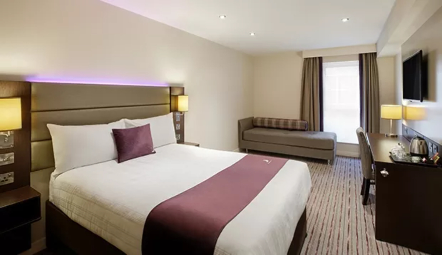 Bedroom 2, Premier Inn Glasgow East Kilbride Peel Pk, South Lanarkshire