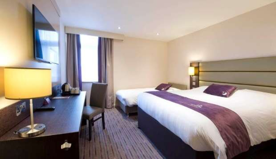Bedroom 3, Premier Inn Glasgow Braehead, Glasgow