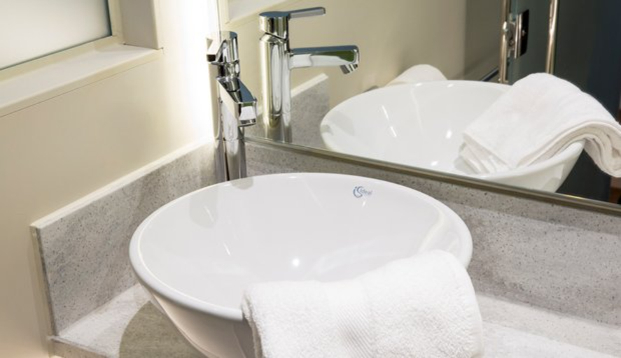 Bathroom 3, hub by Premier Inn Edinburgh Cc Rose Street, Edinburgh