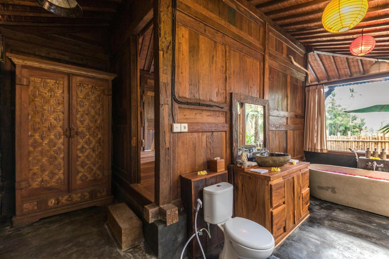 Bathroom 4, Kawan Antique Ubud Villa, Gianyar