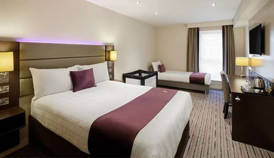 Bedroom 5, Premier Inn Ashford Central, Kent