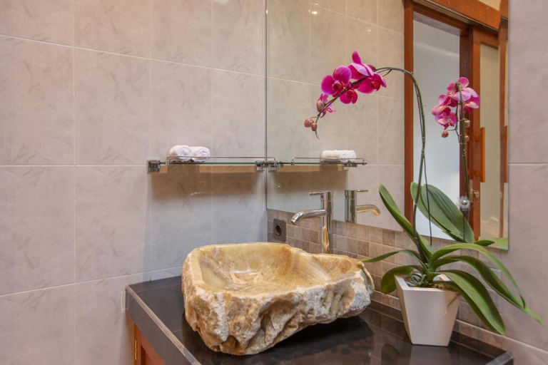 Bathroom 4, Uma Galih Ubud Villa, Gianyar