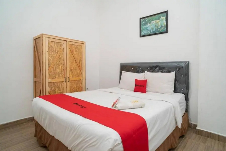 Bedroom 3, RedDoorz @ Sukomanunggal Surabaya, Surabaya