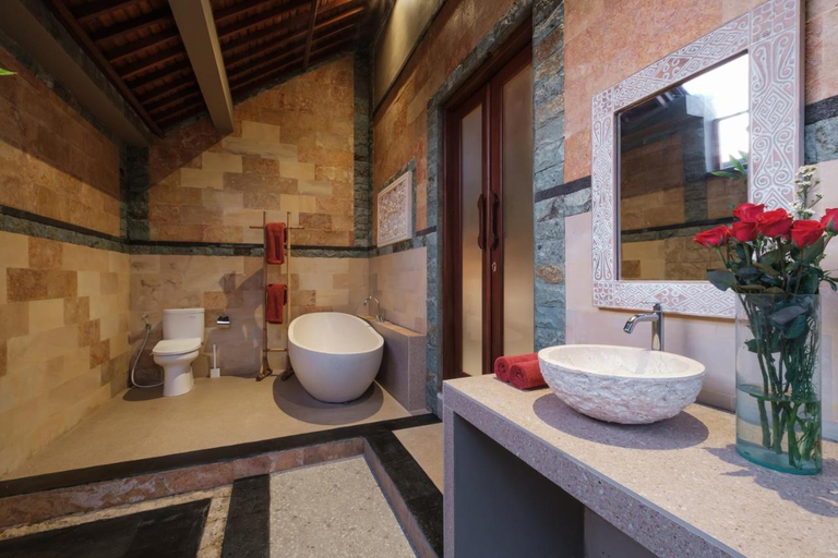Bathroom 5, Uma Galih Ubud Villa, Gianyar