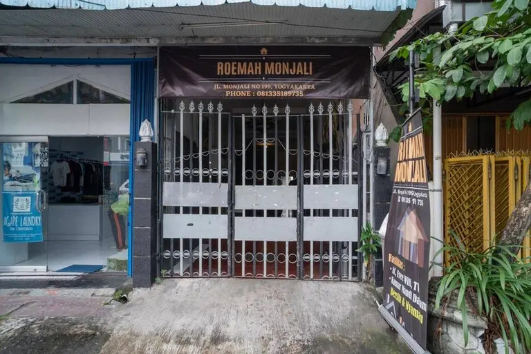 Exterior & Views 2, RedDoorz near Tugu Yogyakarta 2, Sleman