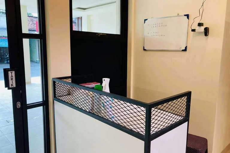 Others 5, Hartono Inn Seturan Mitra RedDoorz, Sleman
