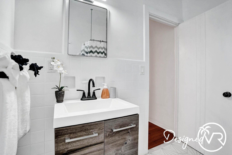 Bathroom 4, 7 BR Villa with Heated Pool & Gameroom, Broward
