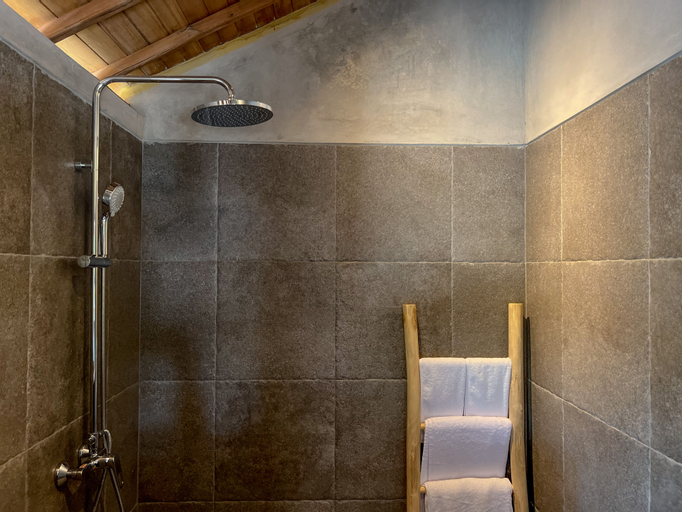 Bathroom 22
