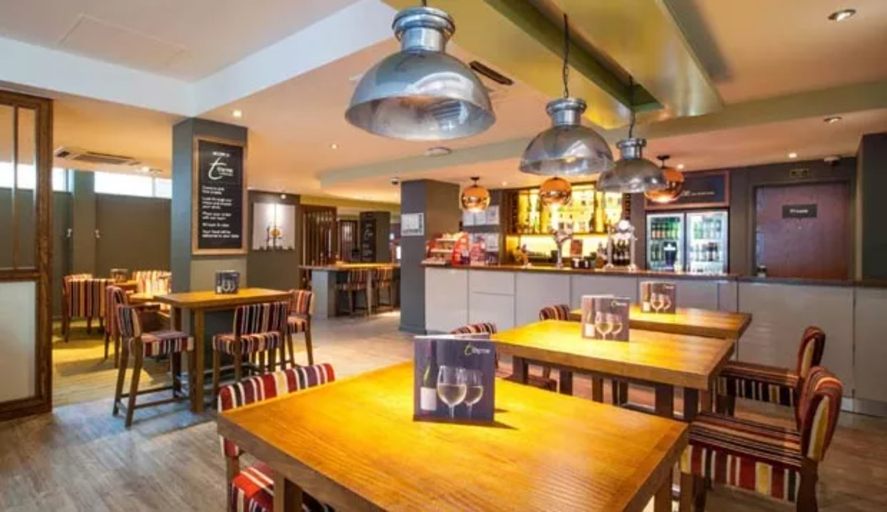 Food & Drinks 5, Premier Inn London Hammersmith - Ravenscourt Park, London