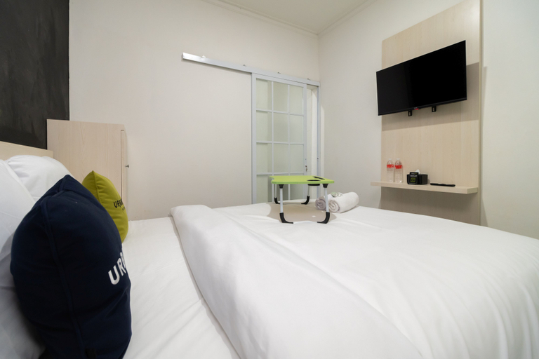 Bedroom 2, Urbanview Hotel Bizhome Artha Gading Boulevard by RedDoorz, North Jakarta