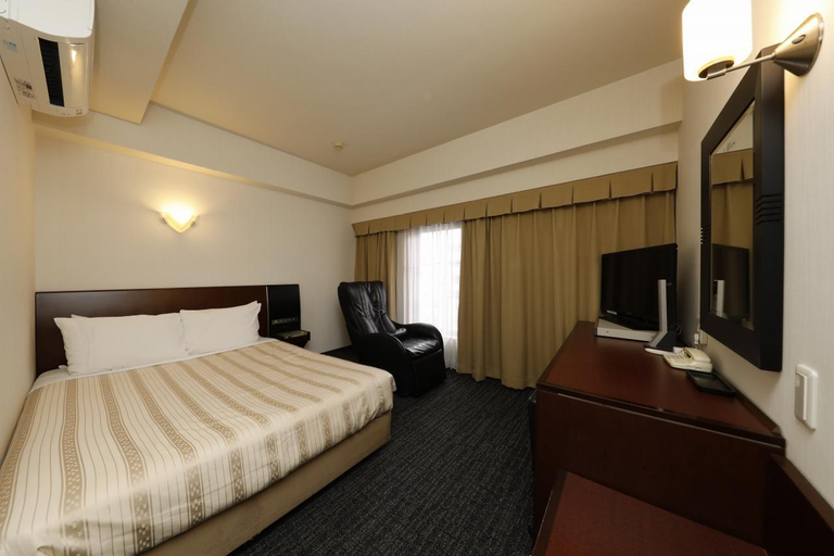 Bedroom 13