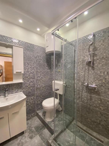 Bathroom 5, Hotel Berr, Sarajevo
