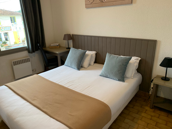 Bedroom 2, Logis Hotel l'Oceana, Gironde