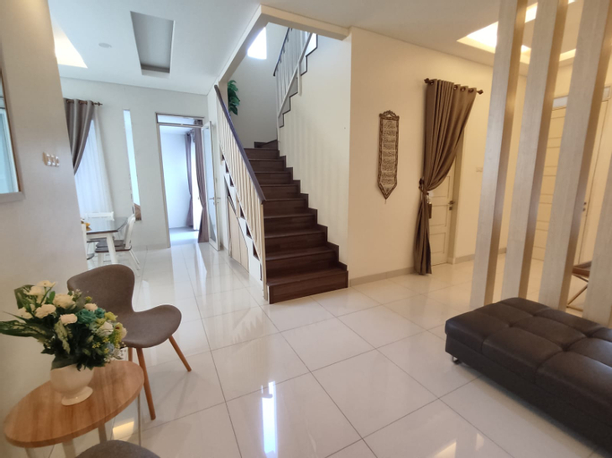 Public Area 4, Villa Toriq Syariah, 3BR with Private Swimming Pool (Family Only), Padang