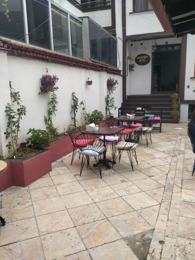 Public Area, Salih Bey Konagi, Merkez